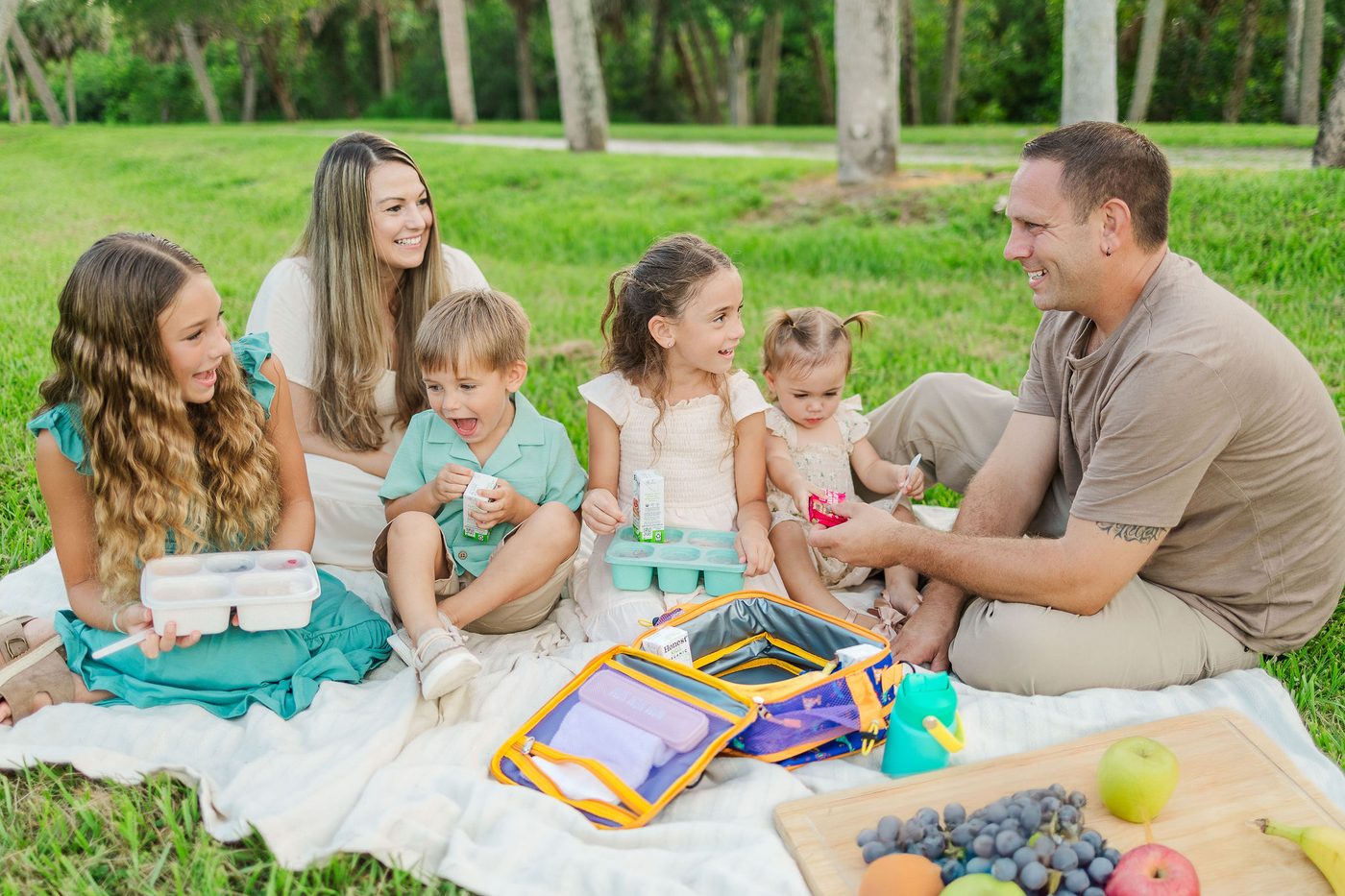 Family picnic with PACKROO